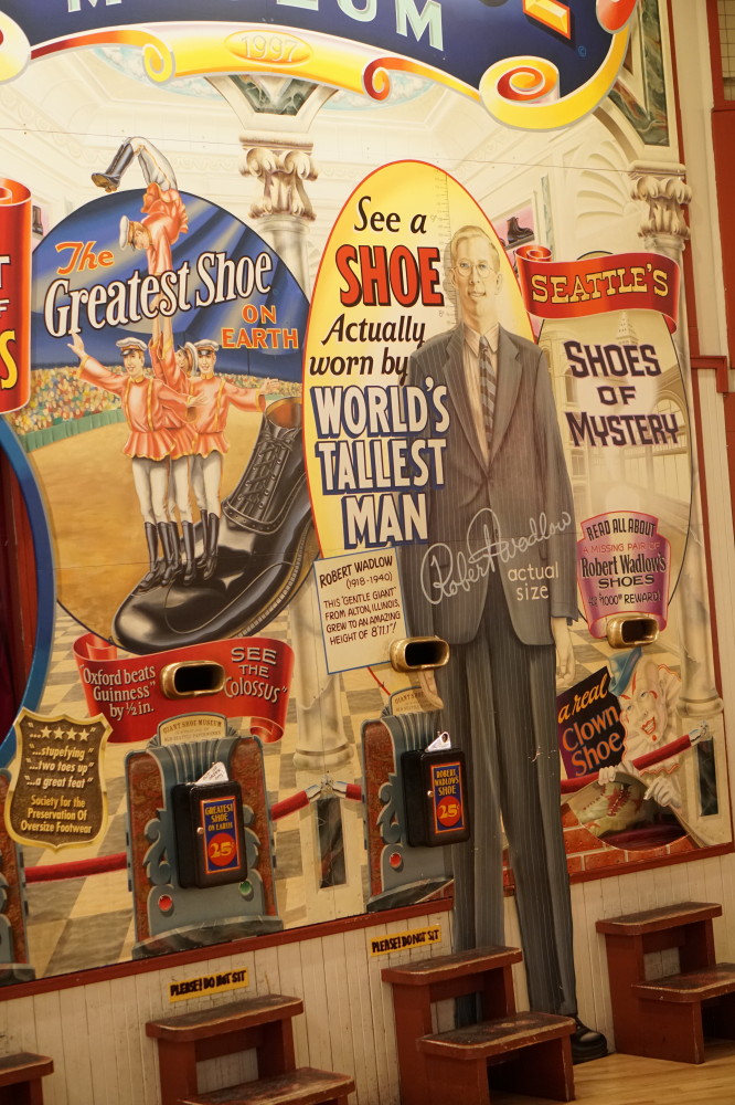 World's tallest man, Pike Place Market, Giant Shoe Museum