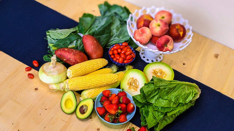 Produce, Frank's Quality Produce, Pike Place Market, Iconic Market Box, corn, peaches, strawberries